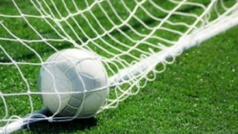 Finlyandiyalik futbol darvozaboni o‘yin chog‘ida boshidan olgan jarohati tufayli vafot etdi