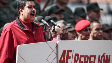 Венесуэлада миллий валюта девальвацияси ва бензин нархи оширилиши эълон қилинди