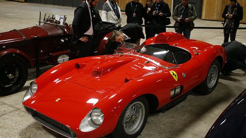 Noyob Ferrari kimoshdi savdosida 32 million yevroga sotildi