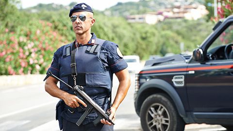 Italiya karabinerlari Sitsiliyada 13 nafar xavfli mafiozini hibsga oldi