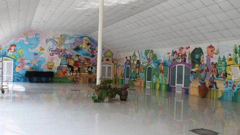 Alisher Navoiy nomli kinosaroyda ota-onalari film ko‘rib bo‘lguncha, bolalarga qarab turadigan maxsus xodim ajratilgan