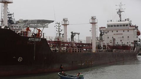 Nigeriya harbiy-dengiz kuchlari Panama neft tankerini qaroqchilardan ozod qildi