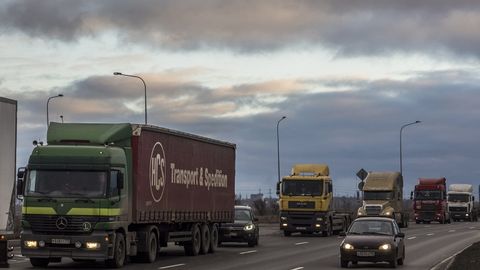 Rossiya yuk mashinalarining Ukraina hududidan Belarusga kirish yo‘li ochildi