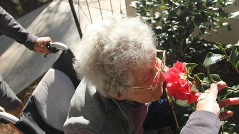 90 yoshli amerikalik ayol mamlakat bo‘ylab sayr qilish uchun kimyoviy terapiyadan voz kechdi