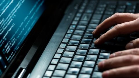 AQSh Eronni Amerikaning yirik banklariga kiberhujumlar uyushtirishda aybladi