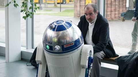 “Yulduzlar jangi” filmidagi R2-D2 roboti yaratuvchisi olamdan o‘tdi