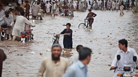 Покистонда шиддатли жала оқибатида 40 дан зиёд киши нобуд бўлди