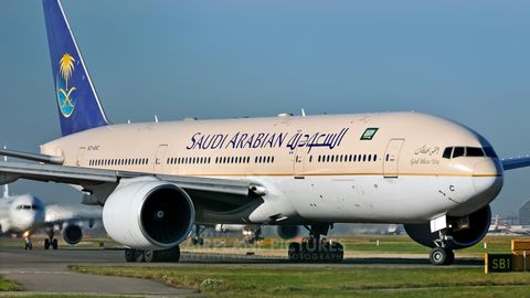 Saudiyada samolyot komandiri parvoz chog‘ida vafot etdi