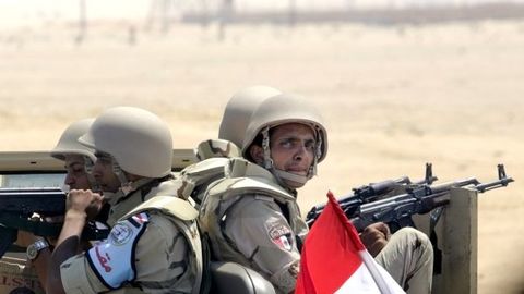 Миср армияси Синай шимолида 13 нафар жангарини йўқ қилди