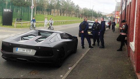 “Manchester Siti” yarim himoyachisi Samir Nasrining Lamborghini avtomobili musodara qilindi