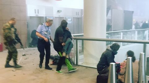 Boston va Parijdagi teraktlarni boshidan kechirgan amerikalik yigit Bryusseldagi portlashlarda yaralandi