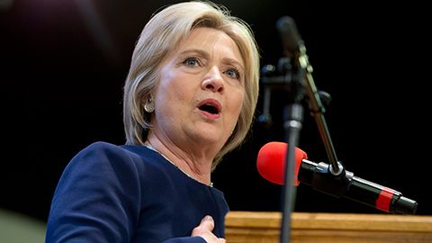 Davlat dumasi deputatlari Putinni Hillari Klintonga qarshi sanksiya kiritishga chaqirdi