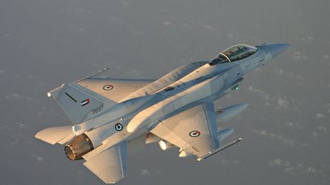 Yamanda g‘oyib bo‘lgan BAA qiruvchisining qulagani va uning bortidagi ikki uchuvchining halok bo‘lgani aniqlandi