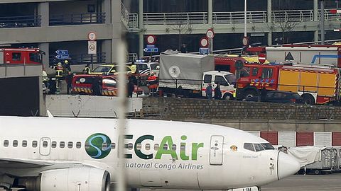 Брюссель аэропортида портламай қолган бомба топилди