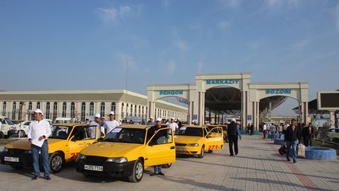 Фарғонада 8 март муносабати билан барча турдаги йўловчи ташиш транспортлари хотин-қизларга бепул хизмат кўрсатмоқда