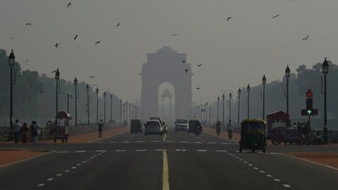 OAV: Hindistonda qurilayotgan ko‘prikning qulab ketishi oqibatida 10 kishi halok bo‘ldi