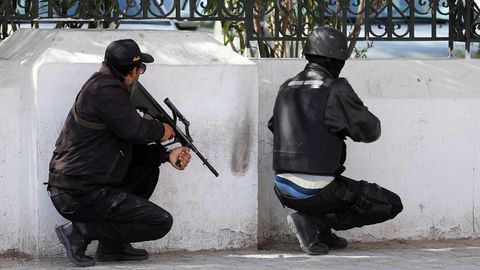 Tunisning Ben-Gerdan shahri yaqinida yuz bergan otishmada 6 kishi jarohat oldi