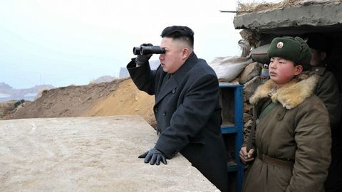 Kim Chen In yangi turdagi zenit raketalari sinovini boshqardi