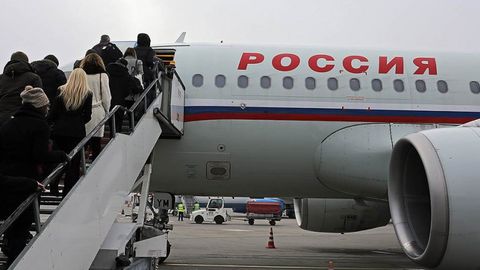 11 yoshli qizcha chiptasiz Moskvadan Peterburgga uchdi