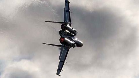 Dmitriy Peskov Isroil harbiy samolyotlari Rossiya HKK tomonidan o‘qqa tutilganini inkor etdi