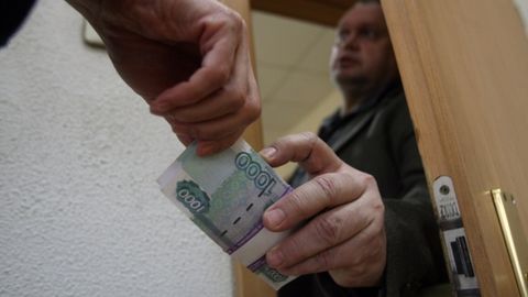 Россияликларнинг тўртдан уч қисми мамлакатда коррупция даражаси ўсганлигини билдирмоқда