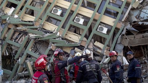 Ekvadordagi zilzila qurbonlari soni 413 kishiga yetdi