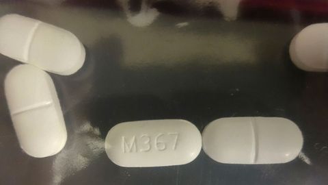 Калифонияда оғриқ қолдирувчи дорилар дозасини ошириб юборганлик оқибатида 12 киши ҳаётдан кўз юмди