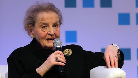 AQSh sobiq davlat kotibi Madlen Olbrayt Putinni aqlli va yovuz deb atadi