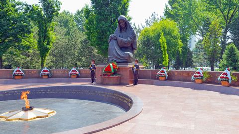 “E-yoshlar.uz”ning 9-may kuniga bag‘ishlangan aksiyasiga taniqli xonandalar qo‘shildi