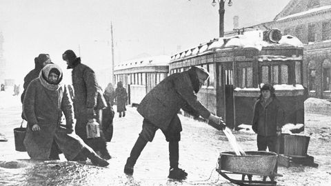 Ленинград қамалининг юз минглаб қурбонлари расмий статистикадан тушиб қолгани эътироф этилди