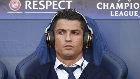 Ronaldu ketma-ket uchinchi marta Forbes jurnali versiyasiga ko‘ra dunyoning eng ko‘p maosh oluvchi futbolchisiga aylandi