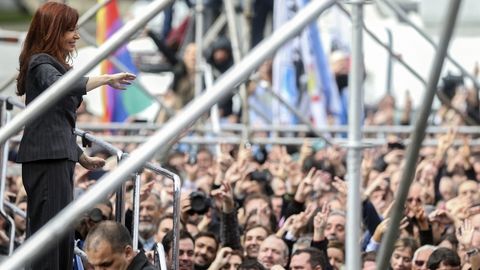 Argentina sudi sobiq prezident Kirshnerga qarshi surishtiruvni boshladi