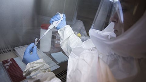 AQShlik olimlar o‘z tajribasi chog‘ida OIVni yengishga muvaffaq bo‘ldi