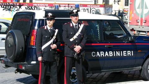 Italiya politsiyasi kelishilgan o‘yinlarni tashkil etishda gumon qilib, 10 kishini hibsga oldi