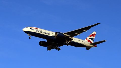 Венгрия қирувчилари Boeing билан алоқа йўқолганидан сўнг ҳавога кўтарилди