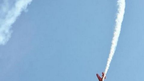 AQShdagi aviashouda samolyot qulab tushdi, uchuvchi halok bo‘ldi