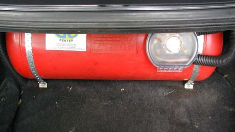 O‘zbekistonda gaz-ballon uskunasi o‘rnatilgan avtomobillarga “Diqqat gaz” belgisini qo‘yish taklif etildi