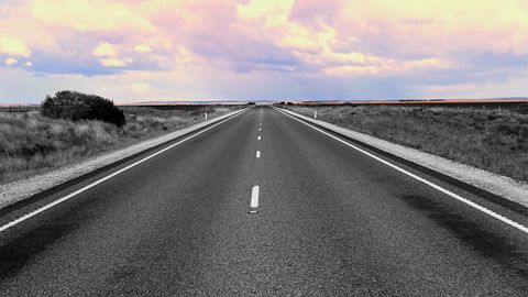 Ispaniyalik ruhoniy oliy kuchlardan yo‘lni ta’mirlashni so‘radi