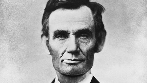 Тест: Машҳур шахснинг суратида нима етишмаяпти?