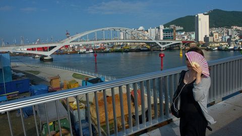 Janubiy Koreya “har bir oilaga ikkitadan avtomobil” davriga kirayotgani qayd etildi