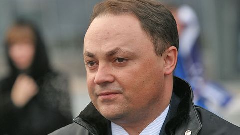 ОАВ: Владивосток мэри қўлга олинди ва Москвага етказилди