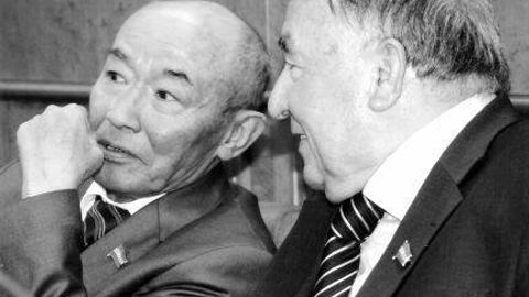 Abdulla Oripov hamkasbi Erkin Vohidovga atab marsiya yozdi