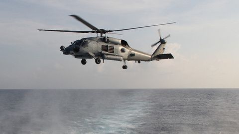 АҚШда ҳарбий вертолёт Виржиниядаги дарёга қулади