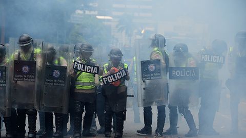 Venesuela rasmiylari prezident Maduroga impichment jarayonini tartibsizliklar tufayli to‘xtatish bilan tahdid qildi