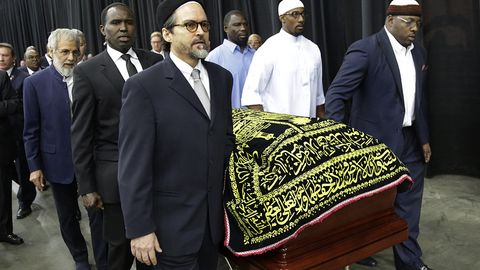 Луисвиллда Муҳаммад Али билан ислом русумларига мувофиқ хайрлашув маросими бўлиб ўтди