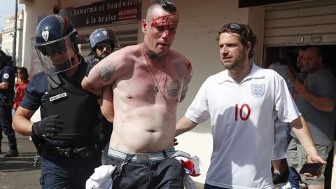 UEFA Marseldagi tartibsizliklarni keskin qoraladi