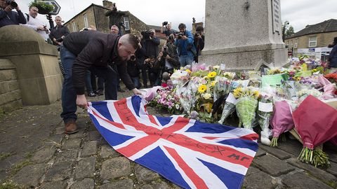 Britaniya parlamenti Jo Koksning o‘ldirib ketilishi munosabati bilan dushanba kuni yig‘iladi