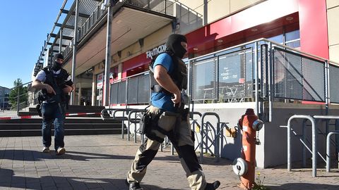 Германиядаги кинотеатрда ўт очган кишининг ёнидан граната ва худкуш камари топилгани маълум қилинди