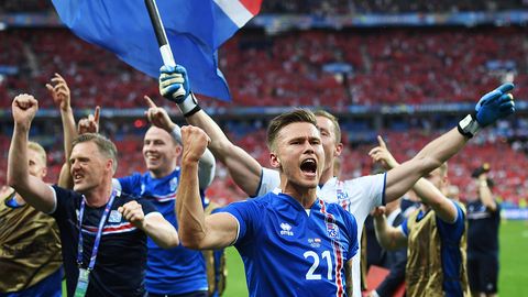 Евро–2016 даги муваффақиятли иштирокидан сўнг Исландия термаси футболкаларининг сотуви 1800 фоизга ошди