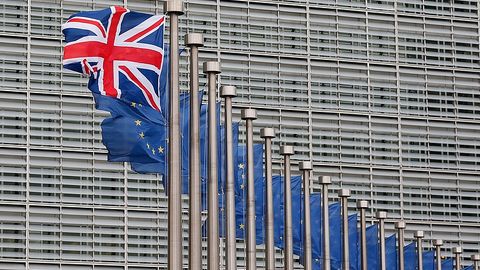 Yevroittifoq sammitida Buyuk Britaniya bosh vaziri Devid Kemeronga chiqish eshiklari ko‘rsatib qo‘yildi